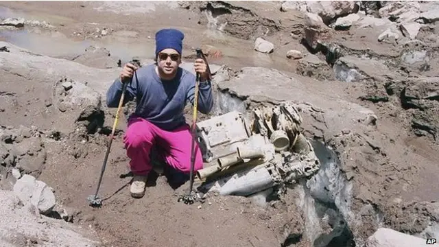 Một thành viên trong nhóm thám hiểm núi Andes phát hiện các mảnh sót lại của Star Dust