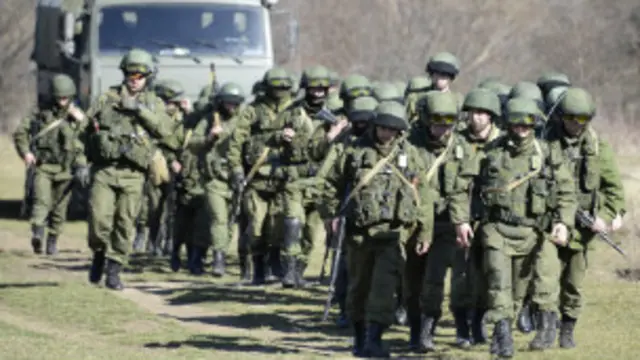 اوکراییني چارواکي وايي له پولې سره نژدي د روسیې پوځي تمریونه له څو اړخونو نه د یرغل ګواښ دی.