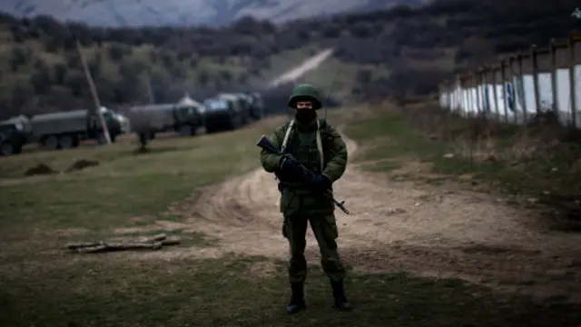 现在克里米亚受亲俄罗斯的力量控制。