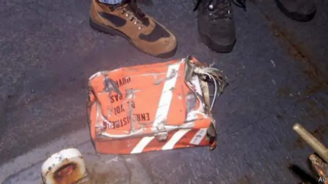 عثر على الصندوق الأسود الخاص بالطائرة المصرية واستخدم في التحقيقات