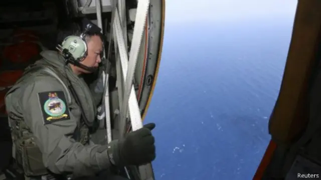 انضمت قوات سنغافورة إلى جهود البحث عن الطائرة الماليزية المفقودة