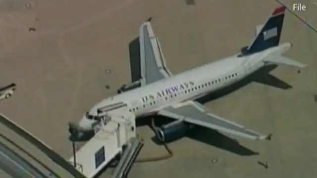 Voo da US Airways foi interrompido para bebê ser socorrido no Texas