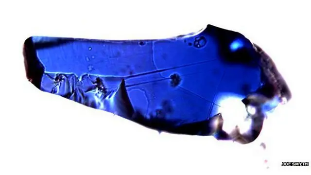 नीला खनिज