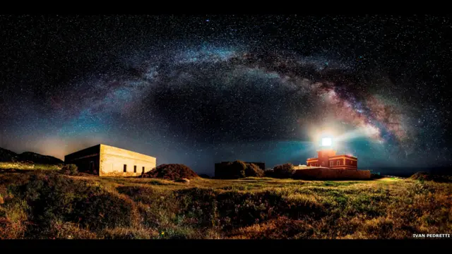 इवान पेडरेट्टी की 'स्टारी लाइटहाउस', विजेता, पैनोरमा खंड, सोनी वर्ल्ड फ़ोटोग्राफ़ी अवार्ड्स 2014 