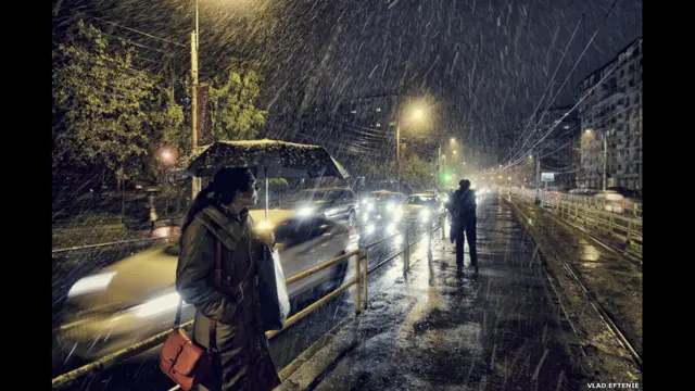 रोमानिया के व्लाद एफ्टेनी की फर्स्ट स्नो, ओपेन लो लाइट कैटगरी, विजेता, सोनी वर्ल्ड फ़ोटोग्राफ़ी अवार्ड्स 2014 