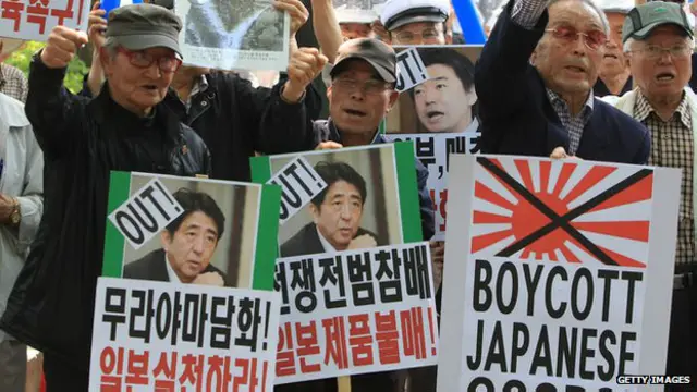 Tuyên bố của Thủ tướng Shinzo Abe về chuyện 'nô lệ tình dục' phục vụ lính Nhật khiến nhiều người giận dữ