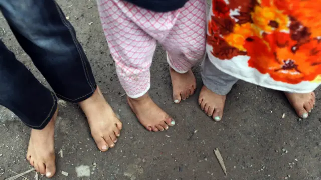 Aileler açlık ve bulaşıcı hastalıklardan şikayet ediyorlar.