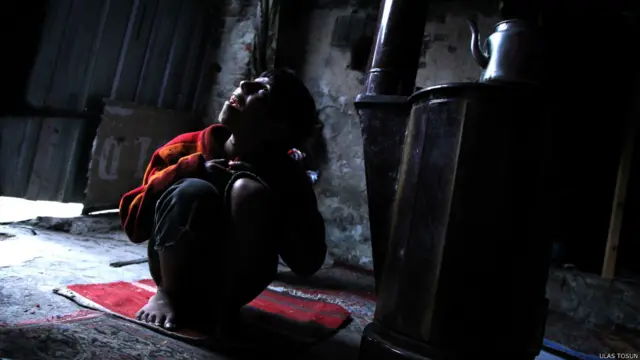 Altı ay önce Suriye’den kaçan Halil T.’nin biri zihinsel engelli on çocuğu var.