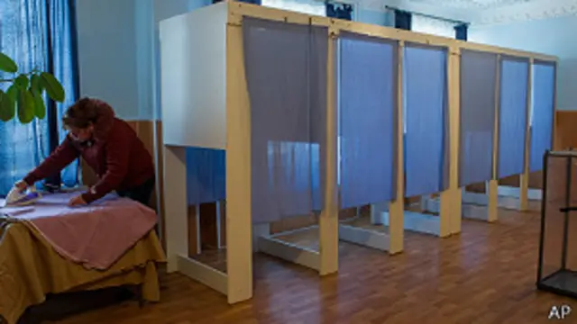 puesto de votación en Crimea