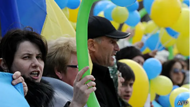 هغه کرېميايان چې غواړي له اوکرايين سره پاتې شي وايي داسې کومه ليوالتيا نه لري چې رايو کې برخه واخلي.