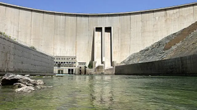 آب در برخی شهرها جیره بندی شده است و این نگرانی وجود دارد که با افزایش مصرف آب در شهرهایی نظیر تهران نیز جیره بندی شود