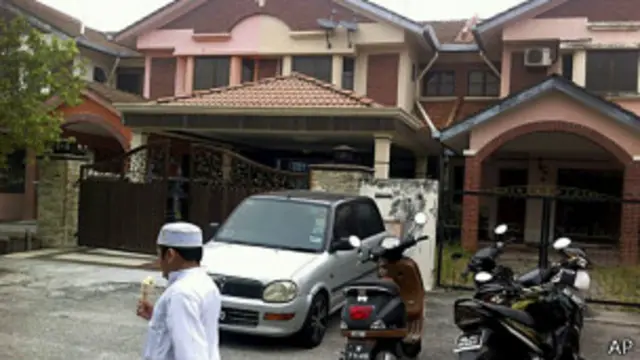 کوالالمپور میں لاپتہ طیارے کے دونوں پائلٹوں کے گھروں کی تلاشی لی گئی