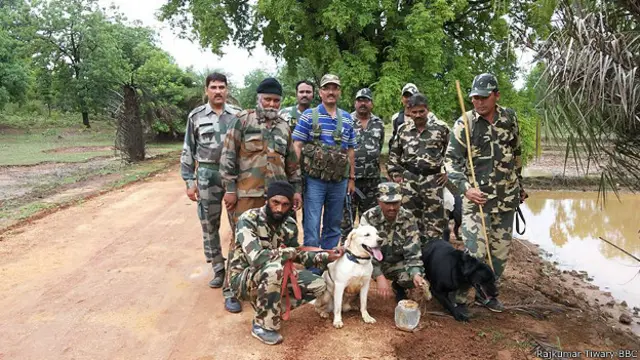 छत्तीसगढ़ में गश्त करते सुरक्षा बल