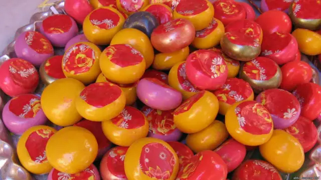 गुलाल गोटा