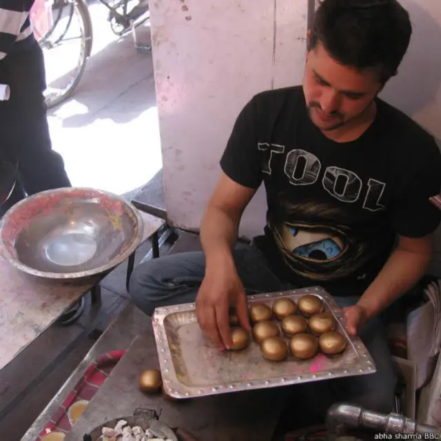 गुलाल गोटा