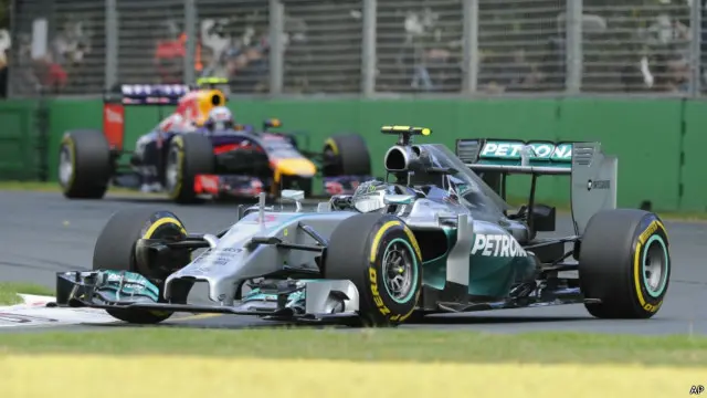 الالماني نيكو روزبرج سائق فريق مرسيدس