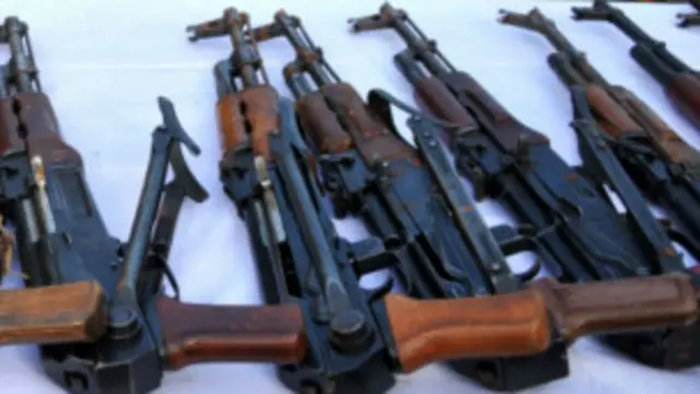 د هرات د ولایتي شورا یوه نومانده کلثوم صدیقي وایي د هرات امنیې قوماندانۍ ورته ویلي چې دوی خپله باید له هره ځایه چې ورته ممکنه وي وسلې پيدا کړي.