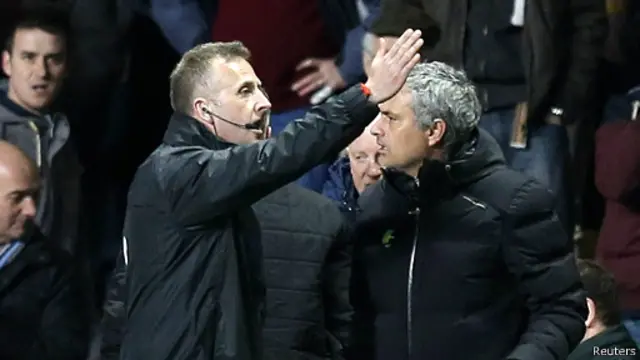 مورينيو والحكم الرابع