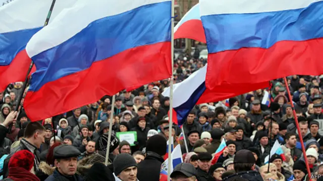 مؤيدون للتدخل الروسي في القرم