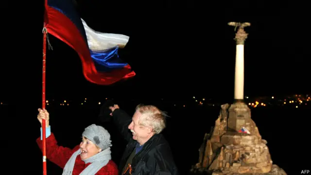 کرائمیا کے رہنما نے کہا کہ وہ پیر کو کرائمیا کا روس کے ساتھ الحاق کی درخواست دیں گے