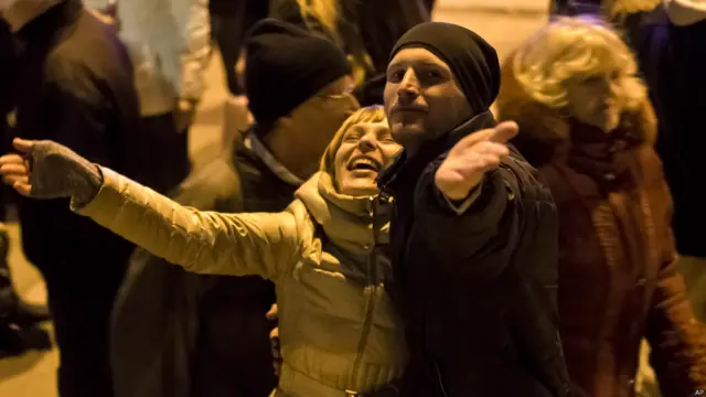 اس اعلان کے بعد کرائمیا کے رہنما نے کہا کہ وہ پیر کو کرائمیا کا روس کے ساتھ الحاق کی درخواست دیں گے۔