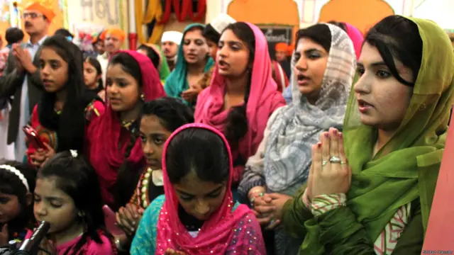 पाकिस्तान, होली की धूम, रावलपिंडी, राधाकृष्ण मंदिर