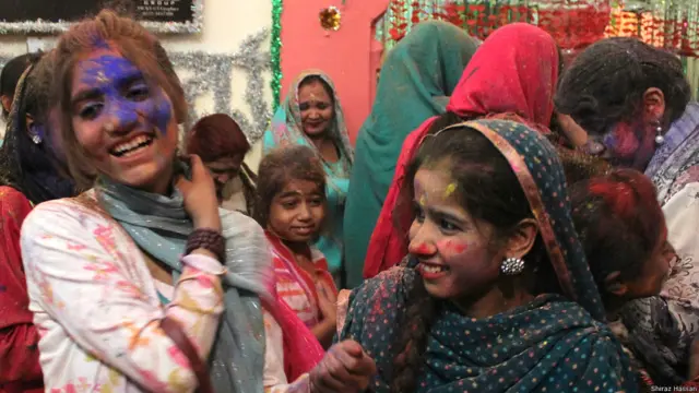 पाकिस्तान, होली की धूम, रावलपिंडी, राधाकृष्ण मंदिर