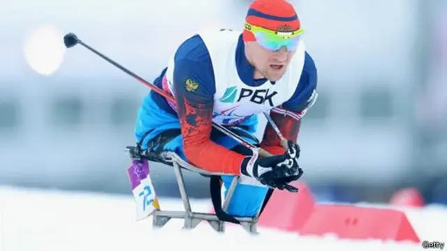 بدأ بيتوشكوف مشواره الرياضي بعدما فقد ساقيه في 2006