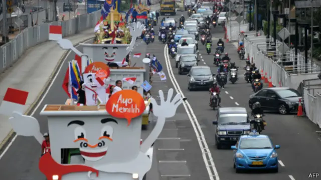 Parade tanda dimulainya kampanye terbuka pada 15 Maret 2014 di Jakarta.