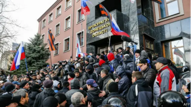هواداران روسیه دیروز دادستانی و چند مرکز حکومتی دیگر را دونتسک در شرق اوکراین اشغال کردند