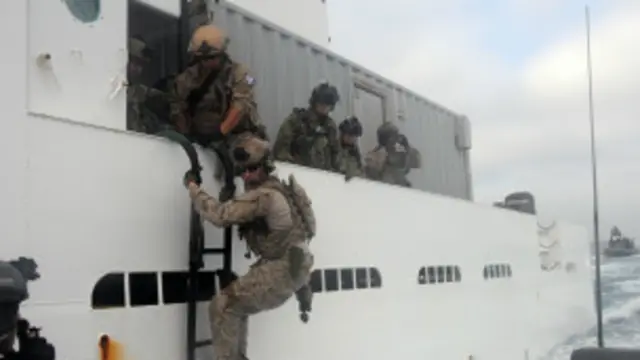 گذشتہ ماہ امریکی افواج نے ایک ایسے آئل ٹینکر کو واپس کر دیا تھا جس پر باغیوں کی جانب سے تیل بھرا گیا تھا