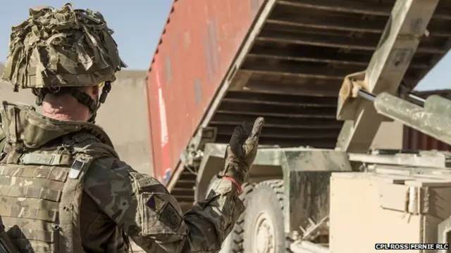 برتانوي ځواکونو ځینې اډې افغان ځواکونو ته سپارلې دي. 