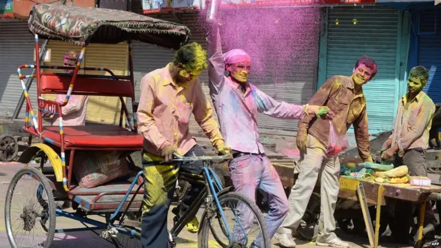 Festival warna India