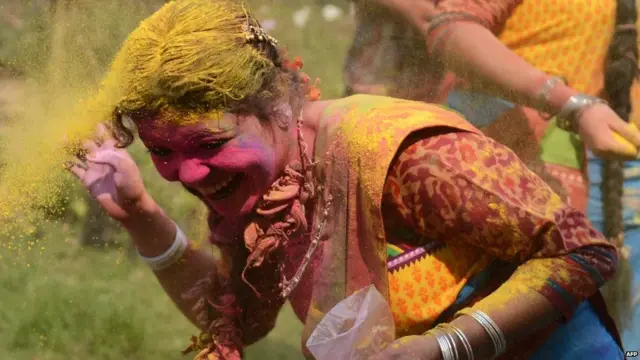Perayaan meriah festival Holi