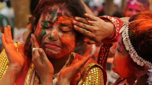 Pemeluk agama Hindu turut memeriahkan festival warna