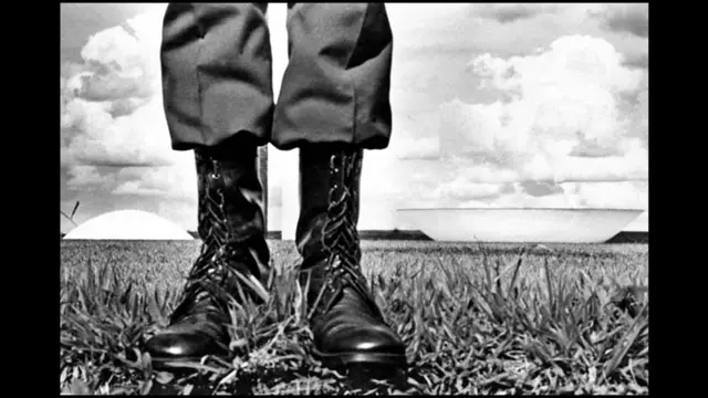 Exposición en Río de Janeiro, "Es necesario resistir"