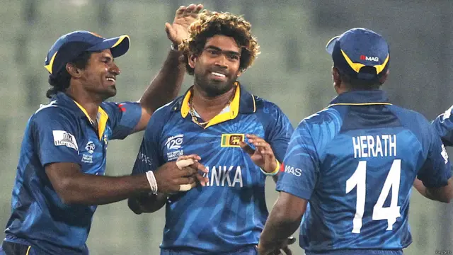 ملنگا کی تیز رفتاروں گیندوں کے سامنے بھارتی ٹیم کی کچھ نہ چلی اور کھولی کی وکٹ بھی ملنگا نے لی۔