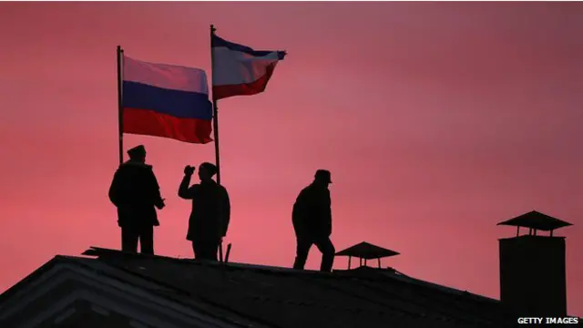 الجنود الموالون لروسيا يسيطرون فعليا على القرم حتى قبل الاستفتاء على الانفصال عن أوكرانيا.