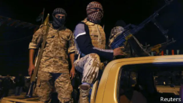 السلطات الليبية تحذر دائما من مخاطر انتشار السلاح في البلاد.