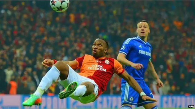 科特迪瓦球员德罗巴展示非洲的体育才能