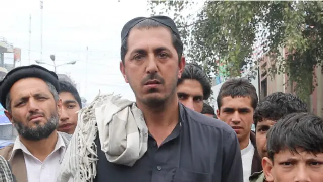 فضل رحمان: "داسې چا ته رایه ورکوم چې افغانستان آباد کړي او ماشومانو ته ښوونځیو ته د تګ زمینه برابره کړي."