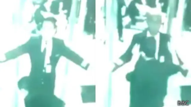 යානයේ නියමුවන් දෙදෙනා ගුවන් තොටුපොළට ඇතුළු වෙද්දී