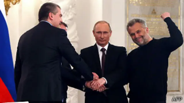 Підписанти угоди: Володимир Путін, Володимир Константінов, Сергій Аксьонов та Олексій Чалий (у светрі).