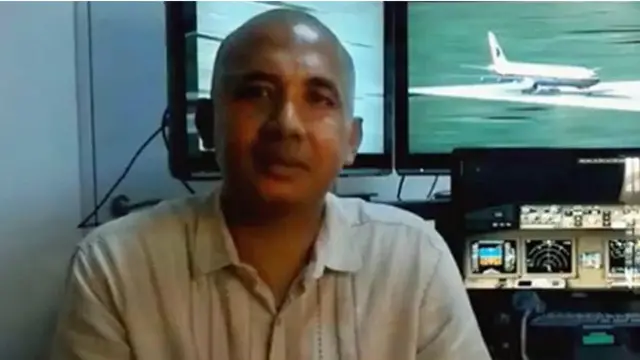 El capitán Zaharie Ahmad Shah se consideraba un un "geek" de la aviación y publicaba videos tutoriales en You Tube sobre cómo volar un avión. 