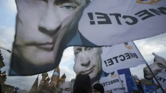 Một cuộc diễu hành lớn đã diễn ra tại Quảng trường Đỏ sau bài phát biểu của ông Putin