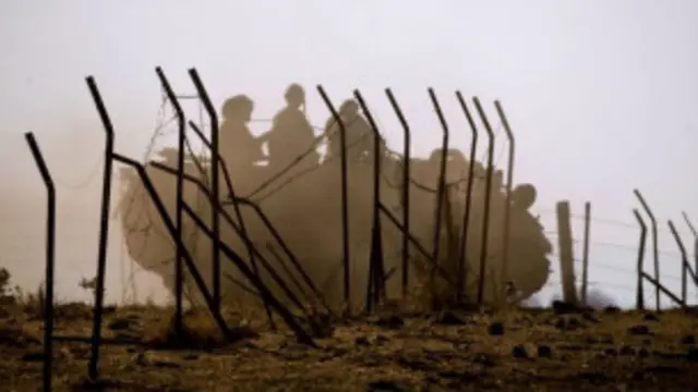 تین سال قبل شام میں بغاوت کے آغاز کے بعد سے اب تک اسرائیل نے ان کی حدود میں متعدد فضائی حملے کیے ہیں