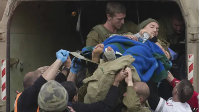 Эвакуация раненых израильских солдат