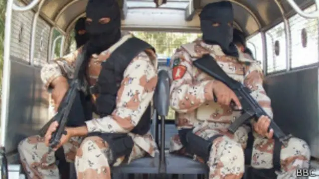 رینجرز کے ترجمان نے واضح کیا کہ اس کارروائی کے دوران علاقے سے نہ کوئی بیریئر ہٹایا گیا اور نہ ہی مزید گرفتاری کی گئی