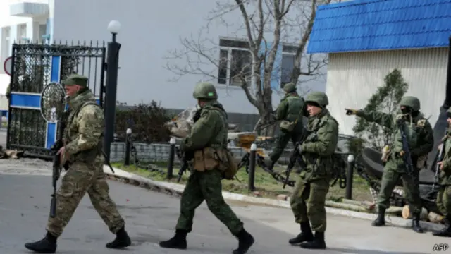 نظامیان روسی بر نقاط مختلف کریمه مسلط شده اند