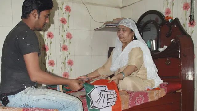 चुनावी सामग्री, झंडा, टोपी